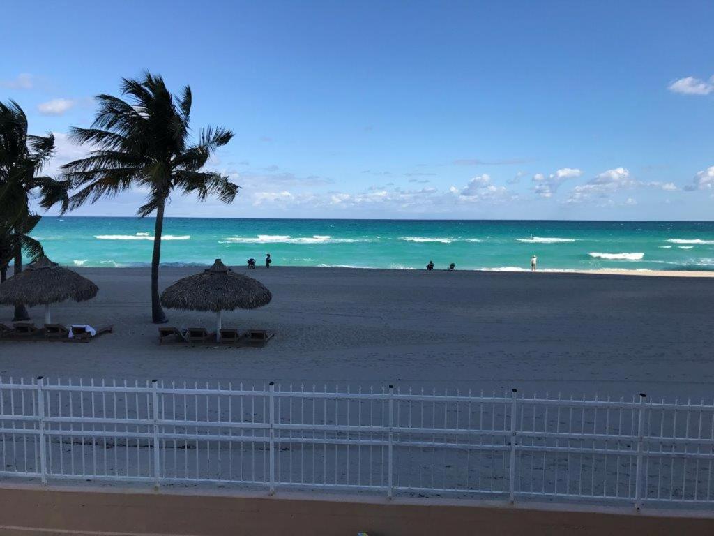 Sahara Beach Club Sunny Isles Beach Eksteriør billede