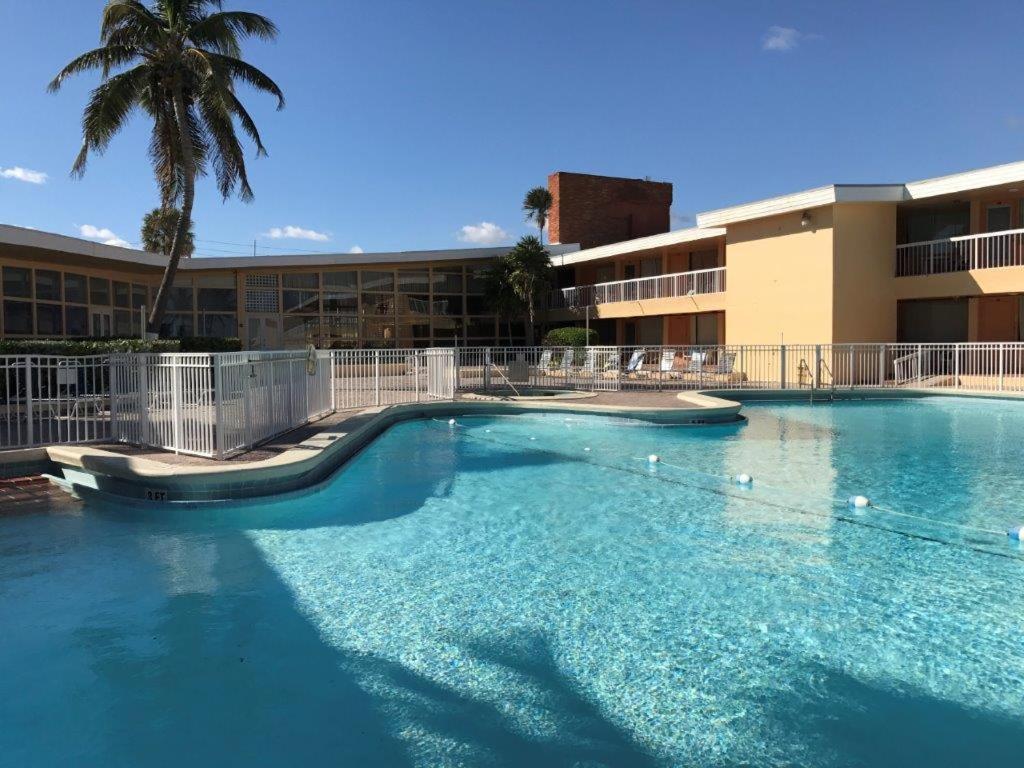 Sahara Beach Club Sunny Isles Beach Eksteriør billede